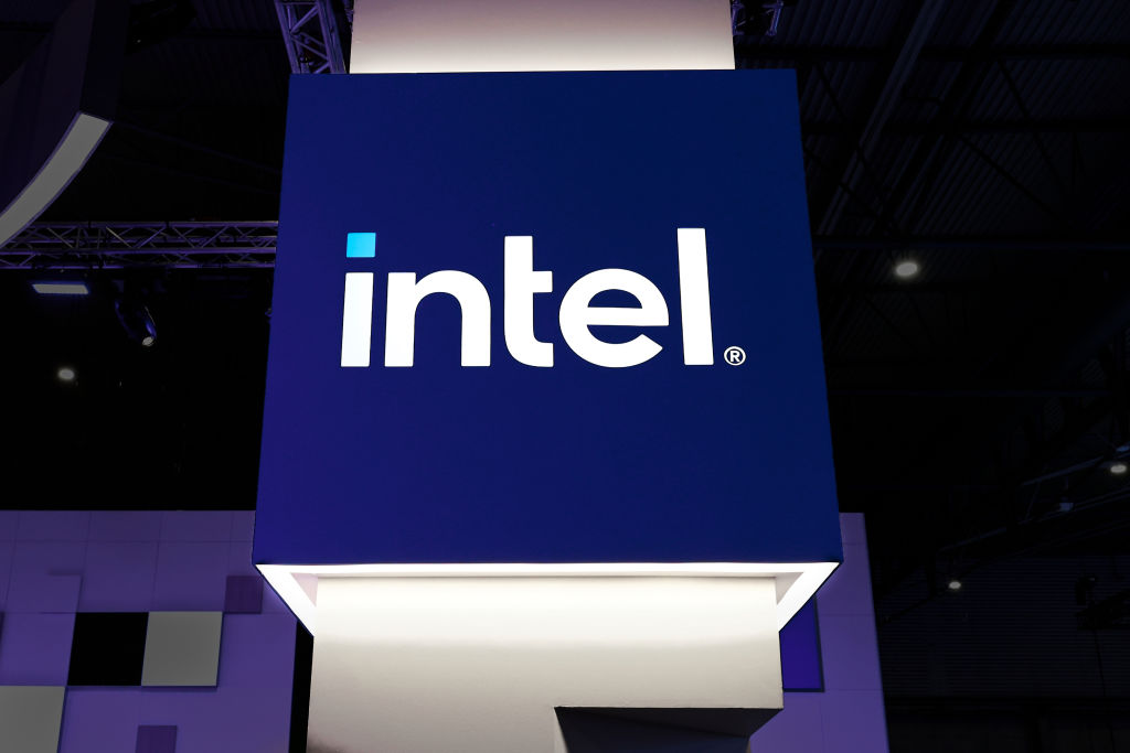 Intel Takes On AMD With Dedicated Handheld Gaming Chip