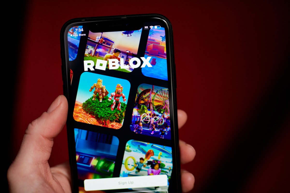 Roblox Mandates Facial Verification for Global Chat