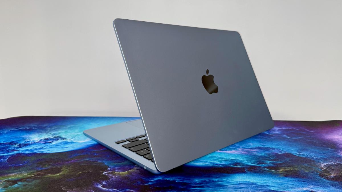 MacBook Air M5 da Apple na cor azul celeste