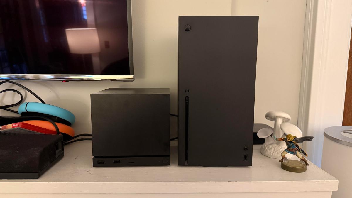 Steam Machine ao lado do Xbox Series X